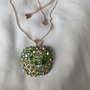 BETSEY JOHN GREEN APPLE RHINESTONE ON ROSE GOLD BASE NECKLACE